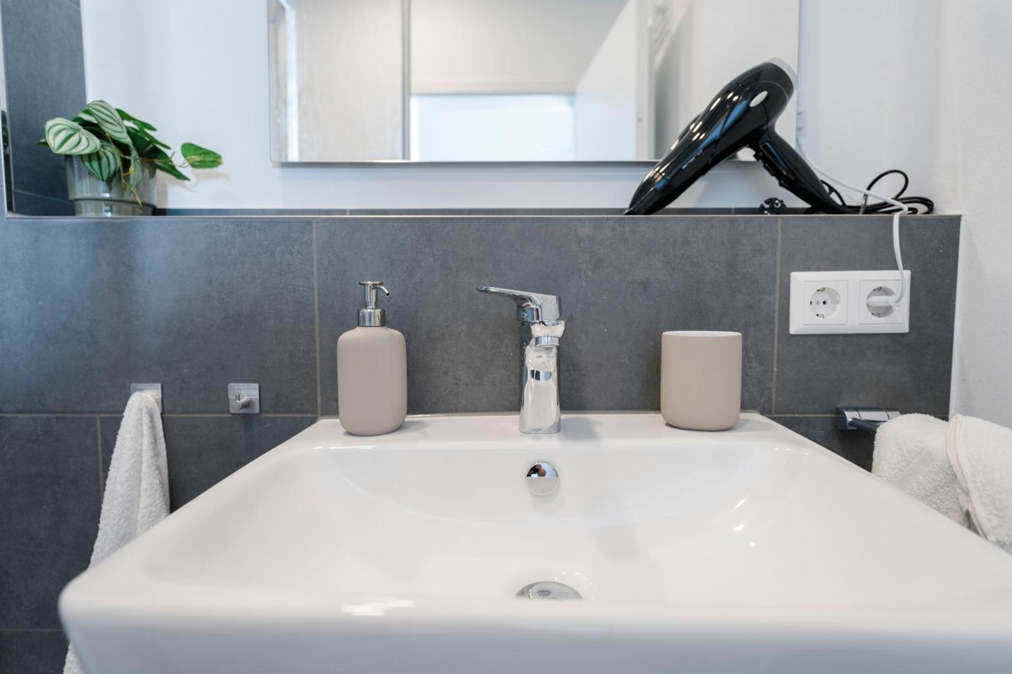 Kocasa-Apartments 02, Design, City-Center Boeblingen, Stellplatz, Balkon, Waipu-Tv Eksteriør billede